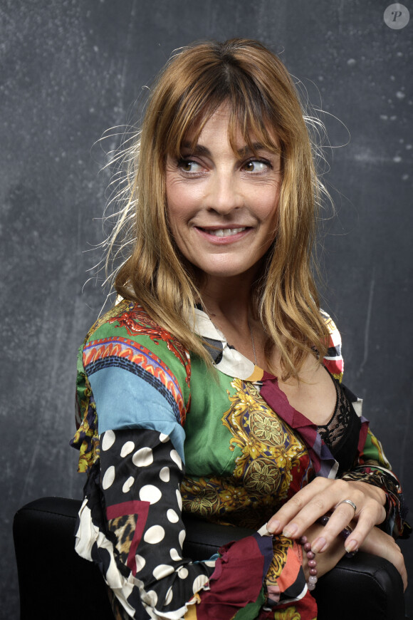 Portrait de Eve Angeli lors de l'émission "Chez Jordan" à Paris le 23 mars 2022 © Cédric Perrin / Bestimage.