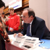 François Hollande sans Julie Gayet : il s'offre un moment de complicité avec une ravissante Miss