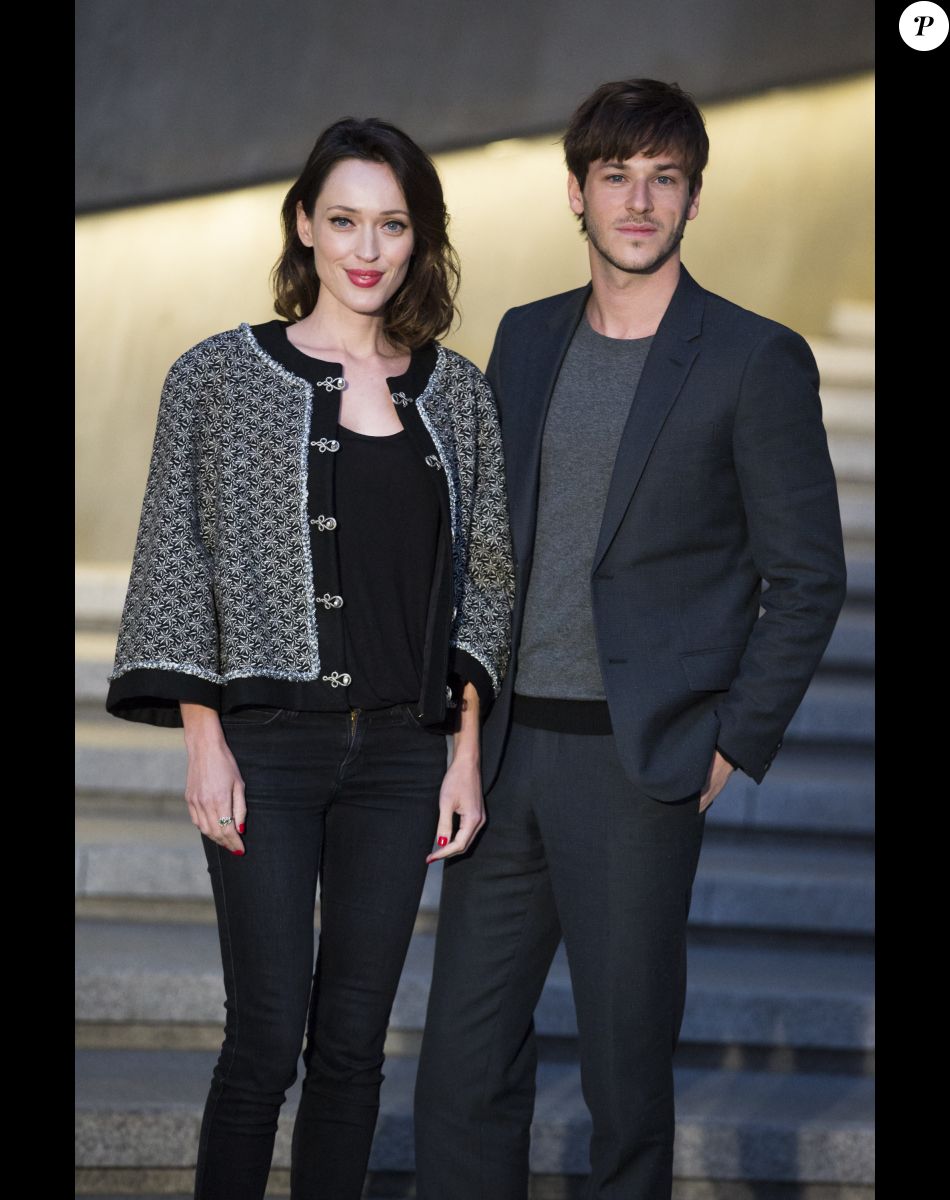 Gaspard Ulliel et sa compagne Gaëlle Pietri - People au Photocall du défilé Chanel Croisière "Paris-Séoul" au Dongdaemun Design Plaza de Séoul.