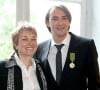 Cyril Lignac avait été fait Chevalier de l'ordre du Mérite Agricole le 11 mai 2009 devant ses parents. Sa maman Janine est depuis décédée, en 2014.