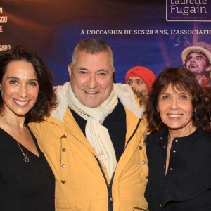 Stéphanie Fugain, Jean-Marie Bigard, Marie Fugain et Nathalie Corre - Soirée des 20 ans de l'association Laurette Fugain avec la projection du documentaire "Et Nous?" au Cinéma Les 7 Batignolles à Paris le 8 novembre 2022. © Philippe Baldini / Bestimage 