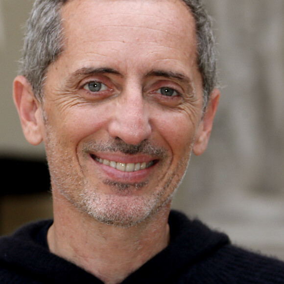 Le comédien Gad Elmaleh participe à la 31ème édition du festival du film de Sarlat avec le film en compétition "Reste un peu", à Sarlat-la-Caneda, France, le 8 novembre 2022. © Patrick Bernard/Bestimage.