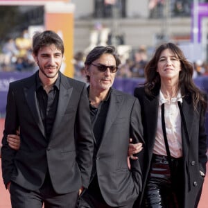 Ben Attal, Yvan Attal et Charlotte Gainsbourg ( présidente du jury) - Première du film "Les choses humaines" lors de la 47éme édition du Festival du Cinéma Américain de Deauville le 11 septembre 2021. © Olivier Borde / Bestimage 