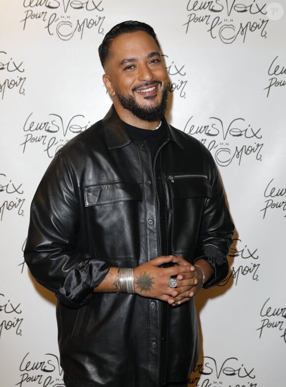 Slimane au Photocall de la 10ème édition de la soirée "Leurs voix pour l'espoir" au profit de la recherche contre le cancer du pancréas (fondation ARCAD) à l'Olympia à Paris le 17 octobre 2022. © Marc Ausset-Lacroix / Perusseau / Bestimage.