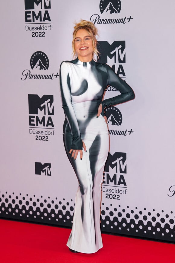 Dagi Bee au photocall des "MTV Europe Music Awards 2022" à Dusseldorf, le 13 novembre 2022. 