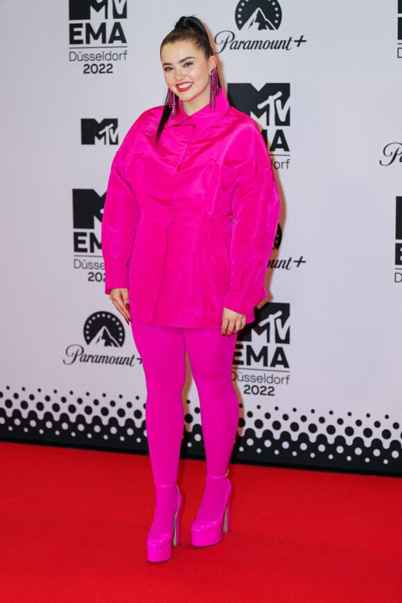 Lauren Spencer-Smith au photocall des "MTV Europe Music Awards 2022" à Dusseldorf, le 13 novembre 2022. 