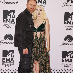 Ava Max et David Guetta au photocall des "MTV Europe Music Awards 2022" à Dusseldorf, le 13 novembre 2022. 