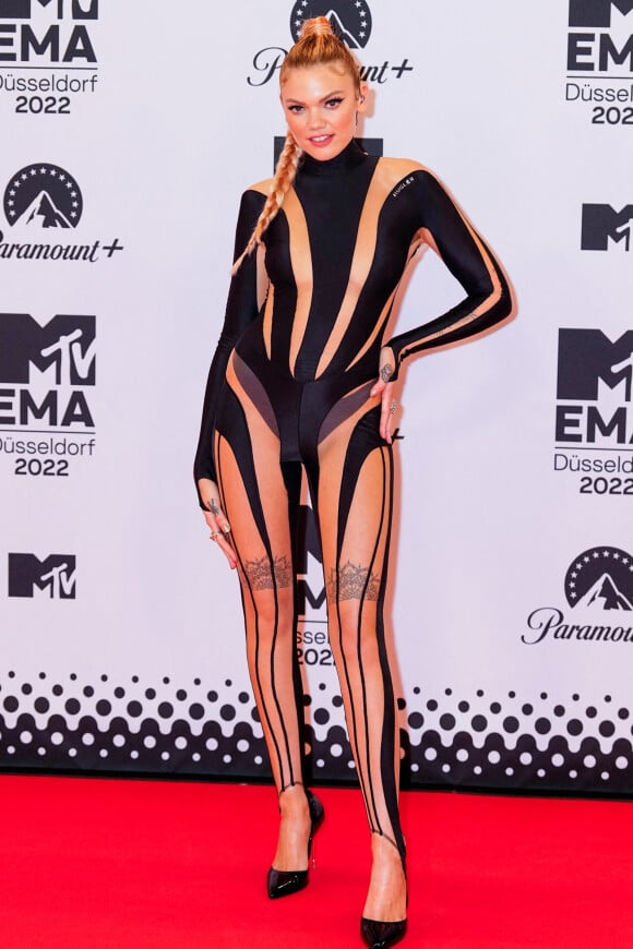 Becca Dudley au photocall des "MTV Europe Music Awards 2022" à Dusseldorf, le 13 novembre 2022. 
