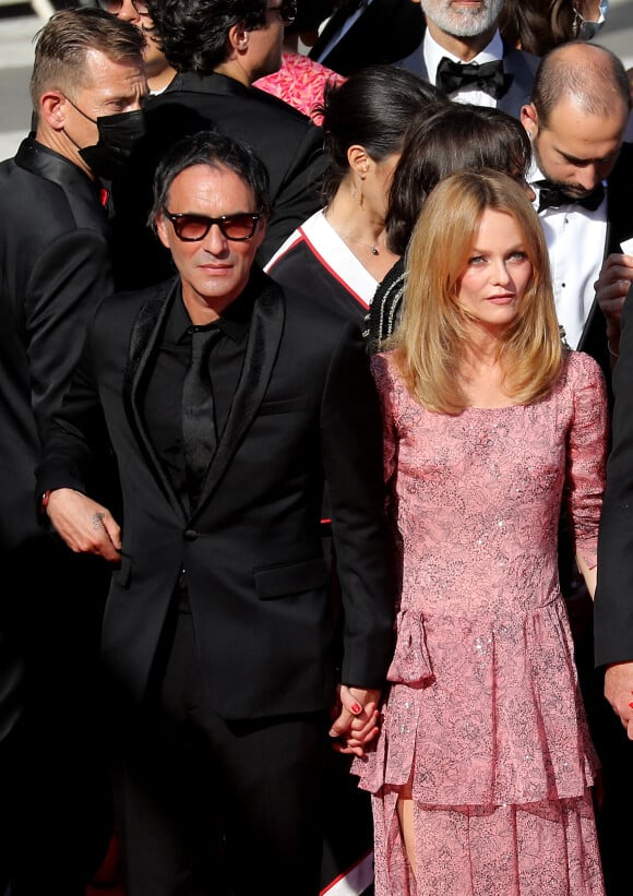 Vanessa Paradis, Samuel Benchetrit (réalisateur) - Montée des marches du film « De son vivant » lors du 74ème Festival International du Film de Cannes. Le 10 juillet 2021 © Borde-Jacovides-Moreau / Bestimage