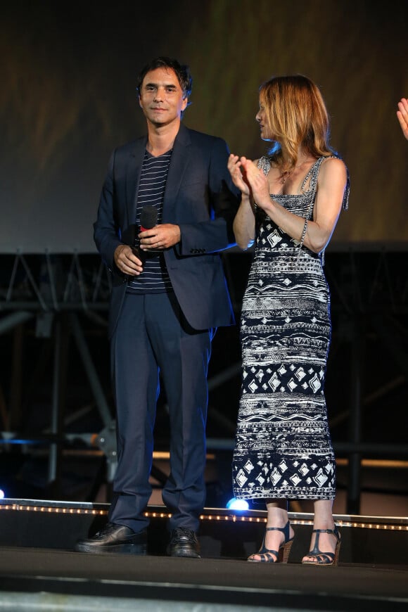 Vanessa Paradis et Samuel Benchetrit posent ensemble lors de la première du film "Chien" au 70 ème festival du film de "Locarno" le 7 août 2017