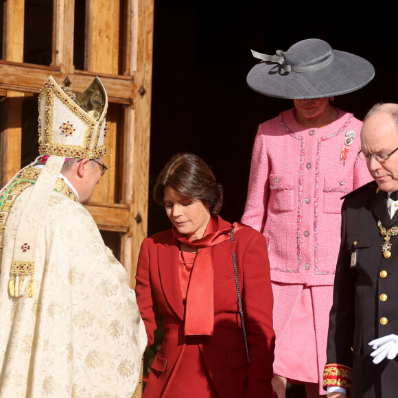 Le prince Albert II de Monaco, la princesse Charlene - Sorties de la cathédrale Notre-Dame-Immaculée de Monaco pour la messe lors de la Fête Nationale de la principauté de Monaco le 19 novembre 2022. © Dominique Jacovides / Bruno Bebert / Bestimage