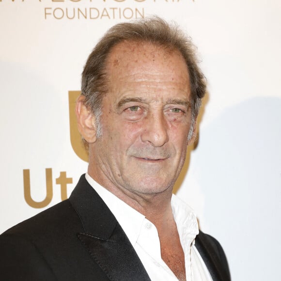 Vincent Lindon - Photocall de la 10ème édition du "Global Gift Gala 2022" au Four Seasons Hotel George V à Paris le 19 novembre 2022.  © Marc Ausset-Lacroix / Bestimage 