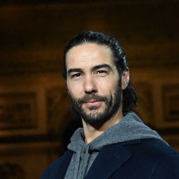 Tahar Rahim - Inauguration des illuminations de l'Avenue des Champs-Elysées à Paris le 20 novembre 2022. ©Coadic Guirec/Bestimage