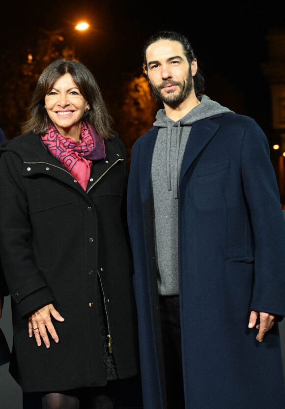 Anne Hidalgo et Tahar Rahim - Inauguration des illuminations de l'Avenue des Champs-Elysées à Paris. ©Coadic Guirec/Bestimage