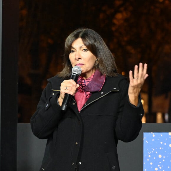 Anne Hidalgo - Inauguration des illuminations de l'Avenue des Champs-Elysées à Paris le 20 novembre 2022. ©Coadic Guirec/Bestimage