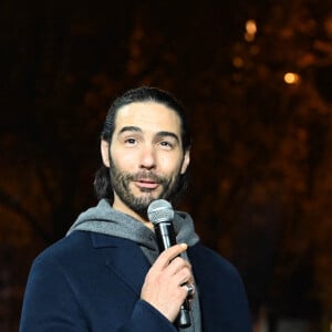 Tahar Rahim - Inauguration des illuminations de l'Avenue des Champs-Elysées à Paris le 20 novembre 2022. ©Coadic Guirec/Bestimage