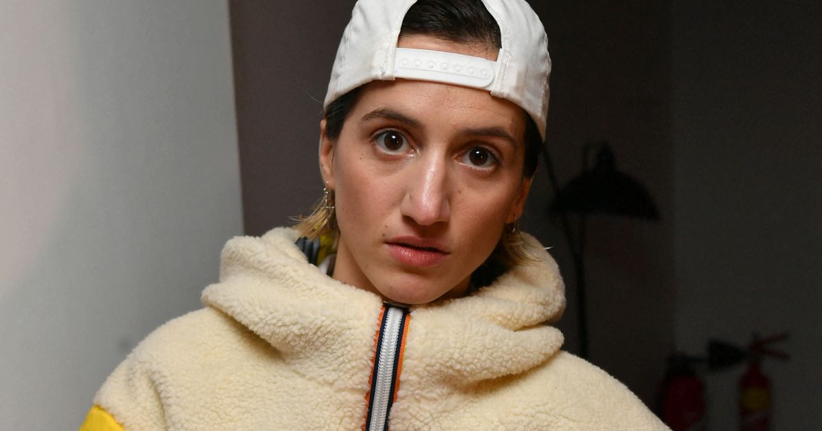 Exclusif Aloïse Sauvage La chanteuse Chilla ( Maréva Ranarivelo) en