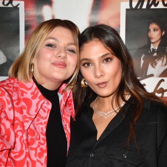 Exclusif - Louane et Chilla ( Maréva Ranarivelo) - La chanteuse Chilla ( Maréva Ranarivelo) en showcase pour la sortie de son album "Ego" à Paris le 3 novembre 2022. © Veeren / Bestimage 