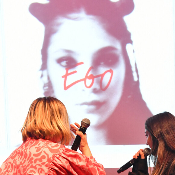 Exclusif - Louane et Chilla ( Maréva Ranarivelo) - La chanteuse Chilla ( Maréva Ranarivelo) en showcase pour la sortie de son album "Ego" à Paris le 3 novembre 2022. © Veeren / Bestimage 
