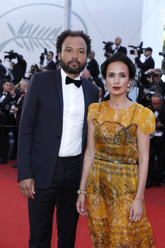 Fabrice Éboué et sa compagne Amelle Chahbi - Montée des marches du film "Okja" lors du Festival International du Film de Cannes. © Borde-Jacovides-Moreau/Bestimage