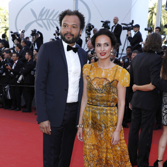 Fabrice Éboué et sa compagne Amelle Chahbi (habillée en Maison Paule Ka) - Montée des marches du film "Okja" lors du 70ème Festival International du Film de Cannes. Le 19 mai 2017. © Borde-Jacovides-Moreau/Bestimage