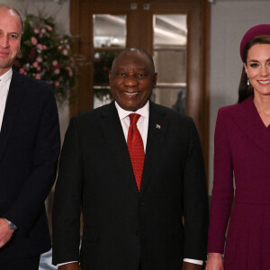Le prince William, prince de Galles et Catherine Kate Middleton, princesse de Galles rencontrent le président de l'Afrique du Sud Cyril Ramaphosa à l'hôtel Corinthia London le 22 novembre 2022. 