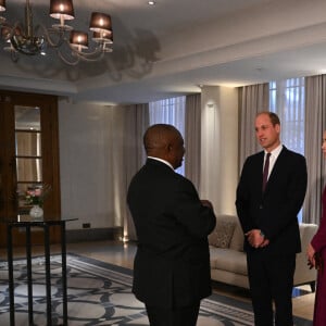 Le prince William, prince de Galles et Catherine Kate Middleton, princesse de Galles rencontrent le président de l'Afrique du Sud Cyril Ramaphosa à l'hôtel Corinthia London le 22 novembre 2022. 