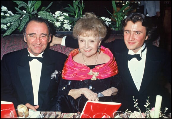Claude Brasseur, sa mère Odette Joyeux et son fils Alexandre Brasseur en 1992. 