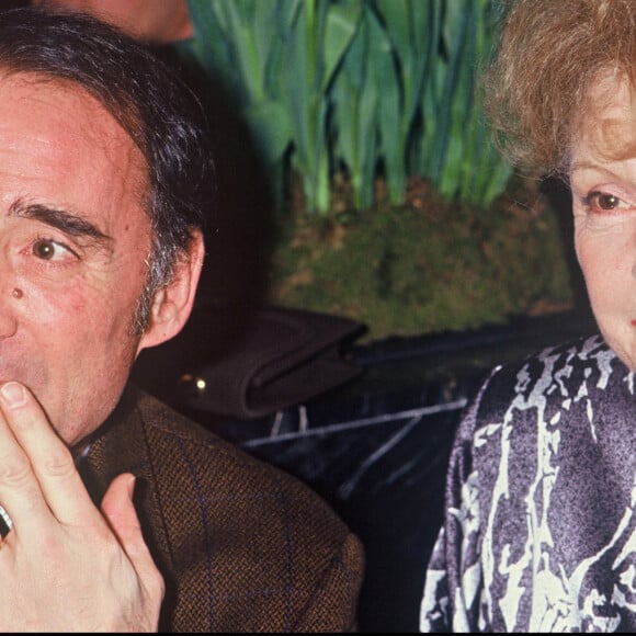 Claude Brasseur et sa mère Odette Joyeux en 1990.