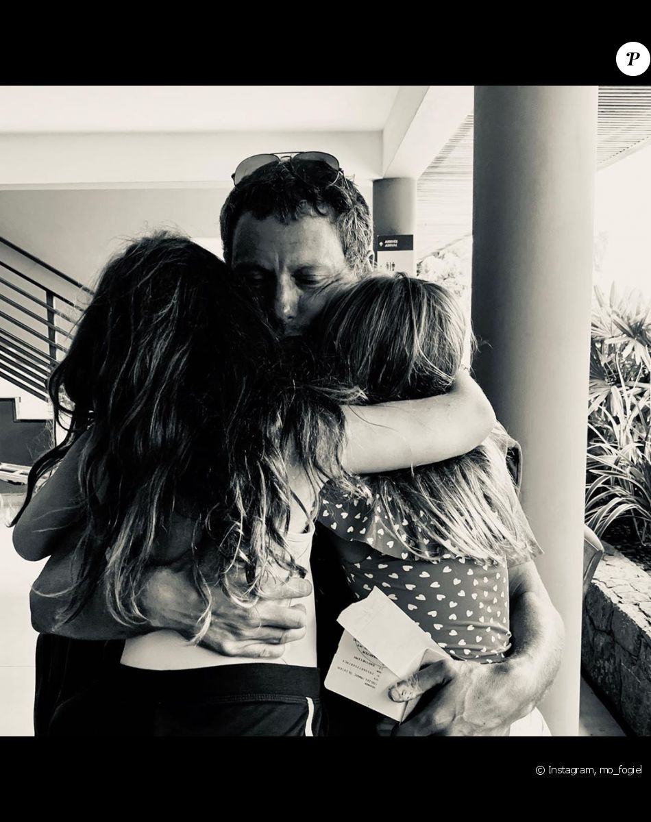 Marc-Olivier Fogiel avec ses filles Mila et Lily. Instagram, le 17 août 2019.