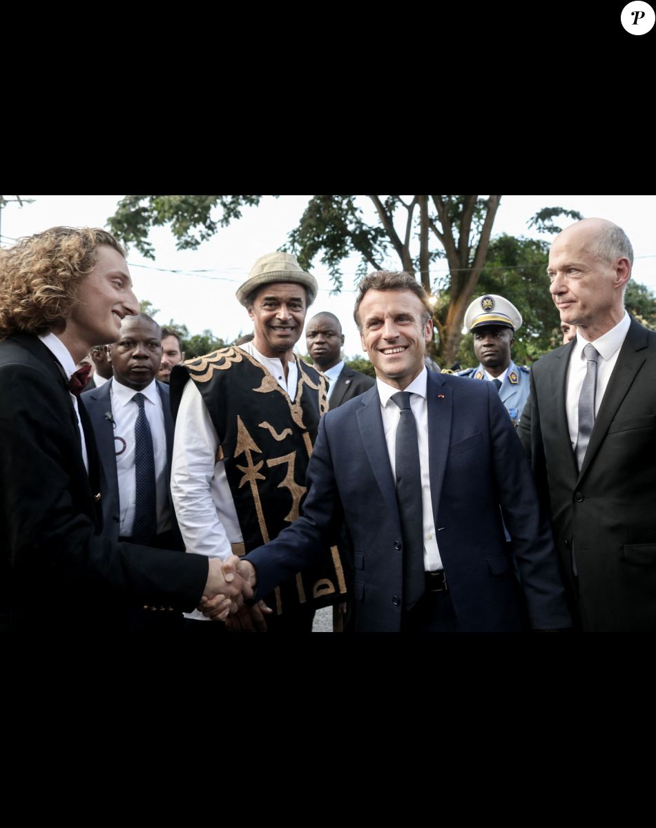 Joalukas Noah, Yannick Noah et le président français Emmanuel Macron - Le président français Emmanuel Macron et Yannick Noah au village Noah pour un débat avec la société civile et un concert, Yaoundé, Cameroun, le 26 juillet 2022. Emmanuel Macron effectue une tournée africaine de trois jours au Cameroun, au Bénin et en Guinée-Bissau. © Stéphane Lemouton/Bestimage