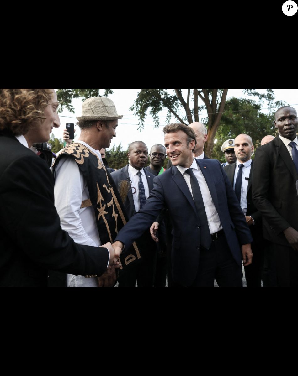 Joalukas Noah, Yannick Noah et le président français Emmanuel Macron - Le président français Emmanuel Macron et Yannick Noah au village Noah pour un débat avec la société civile et un concert, Yaoundé, Cameroun, le 26 juillet 2022. Emmanuel Macron effectue une tournée africaine de trois jours au Cameroun, au Bénin et en Guinée-Bissau. © Stéphane Lemouton/Bestimage
