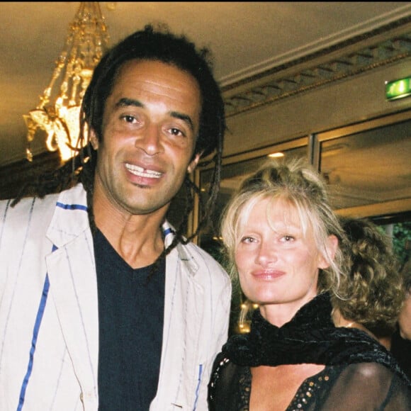 Yannick Noah et sa compagne Isabelle Camus (enceinte de leur fils Joalukas), à Paris en 2004.