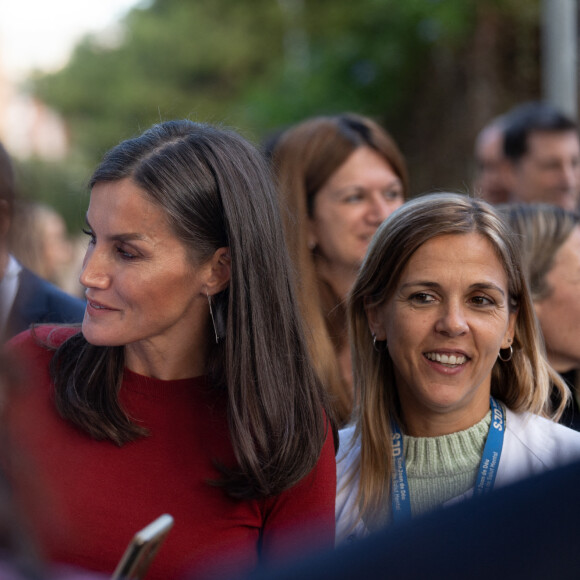 La reine Letizia d'Espagne lors de la journée inaugurale du 20ème anniversaire du Réseau Local des Bureaux Techniques du Travail (OTL) du Conseil Provincial de Barcelone, à Barcelone. Le 23 novembre 2022 