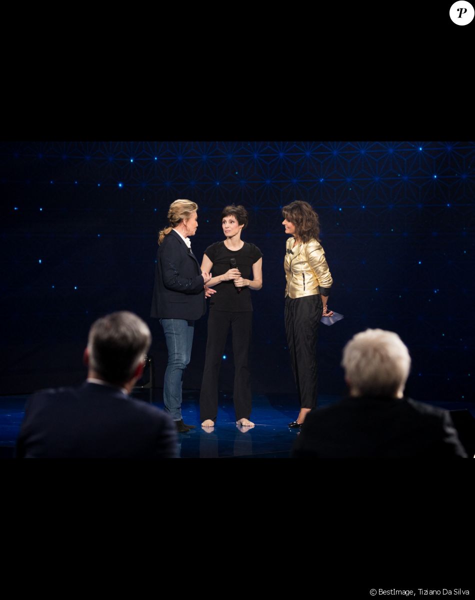Exclusif - Sheila, Marie-Claude Pietragalla, Faustine Bollaert - Enregistrement de l'émission "La Boîte à secrets 4" à Paris. © Tiziano Da Silva / Bestimage