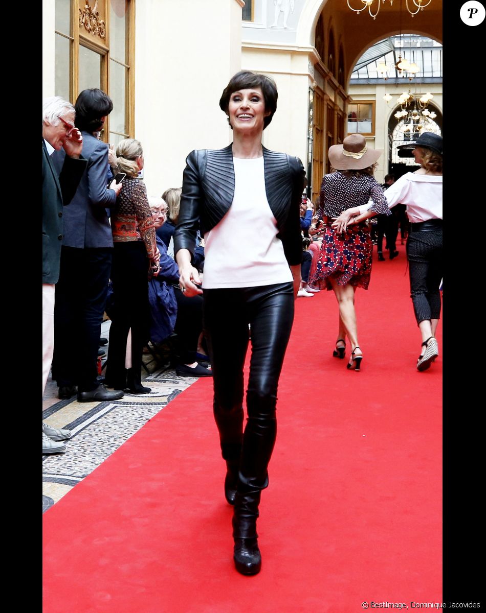 Marie-Claude Pietragalla - Défilé "Over Fifty... et alors !" à la galerie Vivienne à Paris, le 17 juin 2019. © Dominique Jacovides/Bestimage