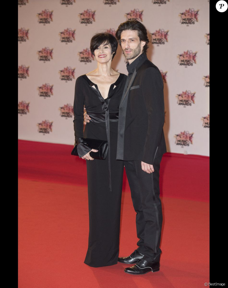 Marie-Claude Pietragalla et son compagnon Julien Derouault - 17e cérémonie des NRJ Music Awards 2015 au Palais des Festivals à Cannes, le 7 novembre 2015.