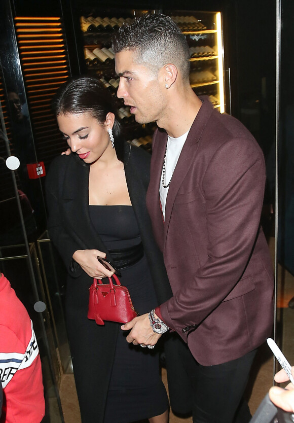 Cristiano Ronaldo, sa compagne Georgina Rodríguez et son fils Cristiano Ronaldo Jr. ont dîné au restaurant Zela à Londres.