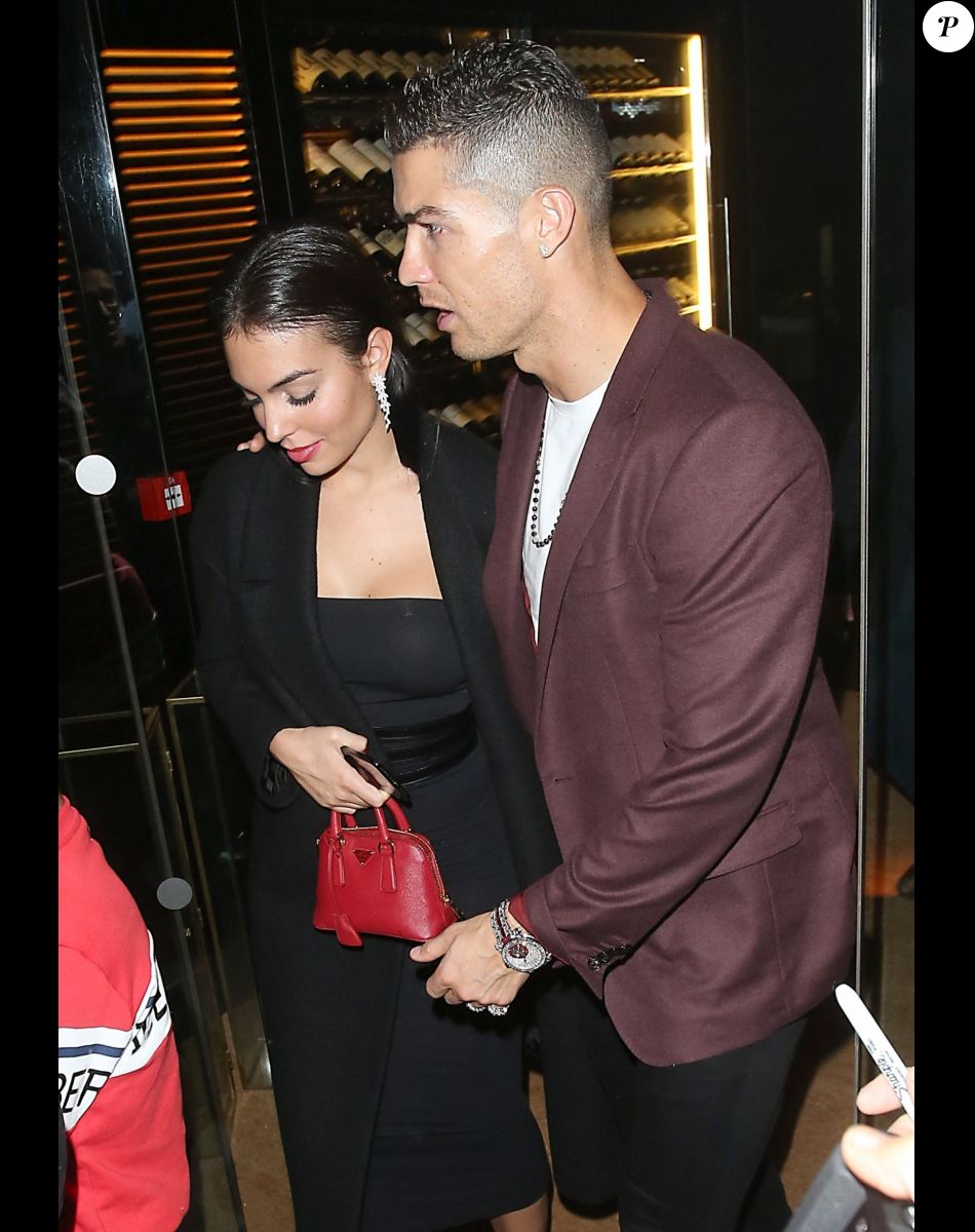 Cristiano Ronaldo, sa compagne Georgina Rodríguez et son fils Cristiano Ronaldo Jr. ont dîné au restaurant Zela à Londres.