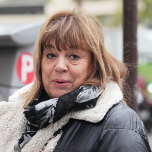 Michèle Bernier à la sortie de l'émission "Les Grosses Têtes" aux studios RTL à Neuilly-sur-Seine, France, le 21 novembre 2022. © Jonathan Rebboah/Panoramic/Bestimage 