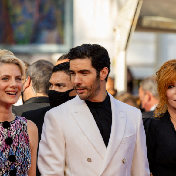 Spike Lee, Mélanie Laurent, Tahar Rahim, Mylène Farmer, Kleber Mendonça Filho - Montée des marches du film « OSS 117 : Alerte rouge en Afrique Noire » lors du 74ème Festival International du Film de Cannes. Le 17 juillet 2021 © Borde-Jacovides-Moreau / Bestimage  Red carpet for the movie « OSS 117 : Alerte rouge en Afrique Noire » during the 74th Cannes International Film festival. On July 17th 2021 