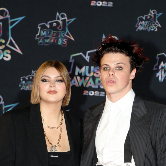 Louane et Yungblud (Dominic Richard Harrison) au photocall de la 24ème édition des "NRJ Music Awards (NMA)" au Palais des Festivals à Cannes le 18 novembre 2022. © Dominique Jacovides / Bestimage 