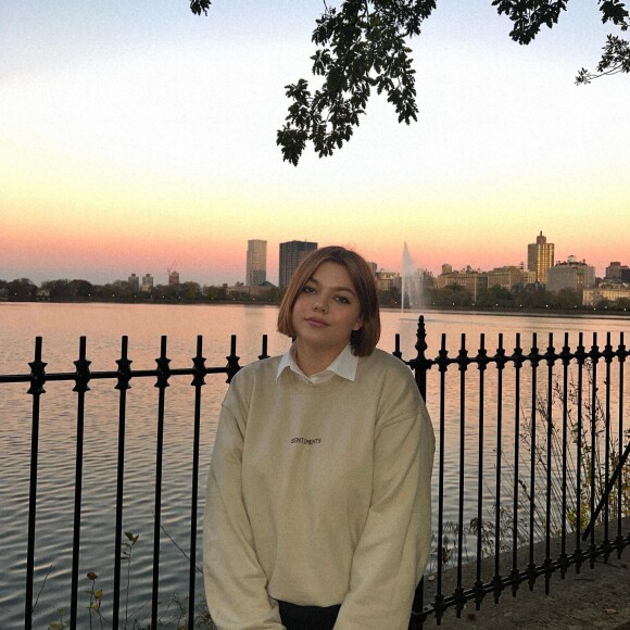 Louane à New York. Photo publiée sur Instagram le 26 novembre 2022.