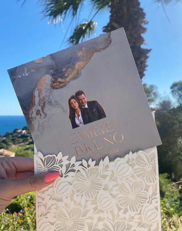 Emilie Amar (Les Anges) s'est mariée à son compagnon Bruno à la mairie de Carqueiranne - Instagram