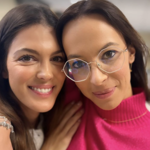 Iris Mittenaere retrouve sa grande soeur Cassandre pour son anniversaire - Instagram