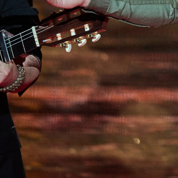 Exclusif - Kendji Girac - Enregistrement de l'émission "La fête de la Chanson française" à Paris, diffusée le 29 novembre sur France 2. Le 7 novembre 2022 © Cyril Moreau-Veeren / Bestimage