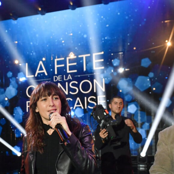 Exclusif - Kad Merad, Juliette Armanet et Michel Jonasz - Backstage - Enregistrement de l'émission "La fête de la Chanson française" à Paris, diffusée le 29 novembre sur France 2. Le 7 novembre 2022 © Cyril Moreau-Veeren / Bestimage