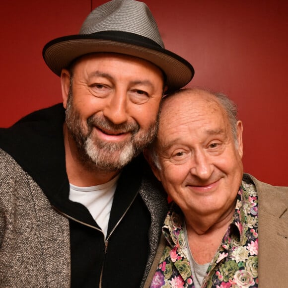 Exclusif - Kad Merad et Michel Jonasz - Backstage - Enregistrement de l'émission "La fête de la Chanson française" à Paris, diffusée le 29 novembre sur France 2. Le 7 novembre 2022 © Cyril Moreau-Veeren / Bestimage