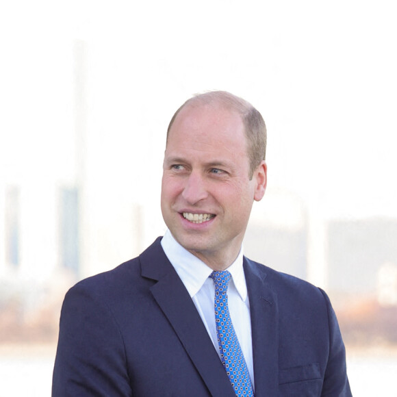 Le prince William, prince de Galles, s'entretient avec le président américain Joe Biden, à la suite d'une visite de la bibliothèque et du musée présidentiels John F. Kennedy à Boston, le 2 décembre 2022. 