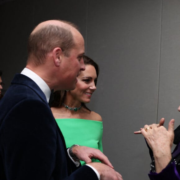 Le prince William, prince de Galles, et Catherine (Kate) Middleton, princesse de Galles, Annie Lennox lors de la 2ème cérémonie "Earthshot Prize Awards" au "MGM Music Hall de Fenway" à Boston, le 2 décembre 2022